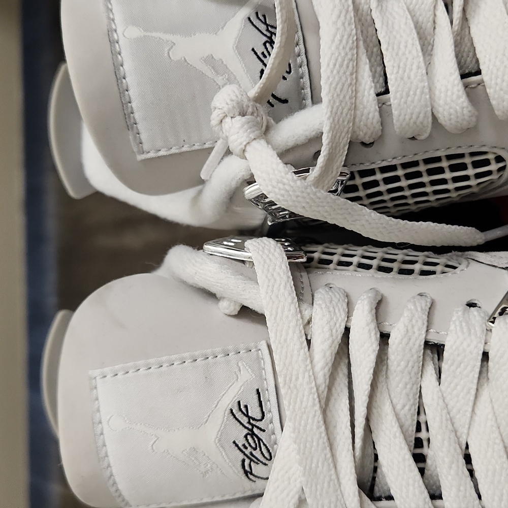 Jordan Retro 4 in Neutral Gray and White - Picture 4 of 7